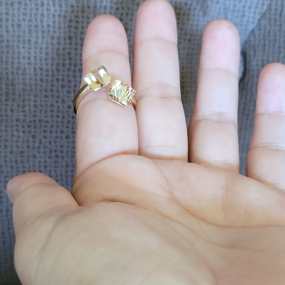 bleu💙 sage Champagne🍾 Colored Cube🧊 Crystals💎 Bypass Ring - NWT - Picture 14 of 16